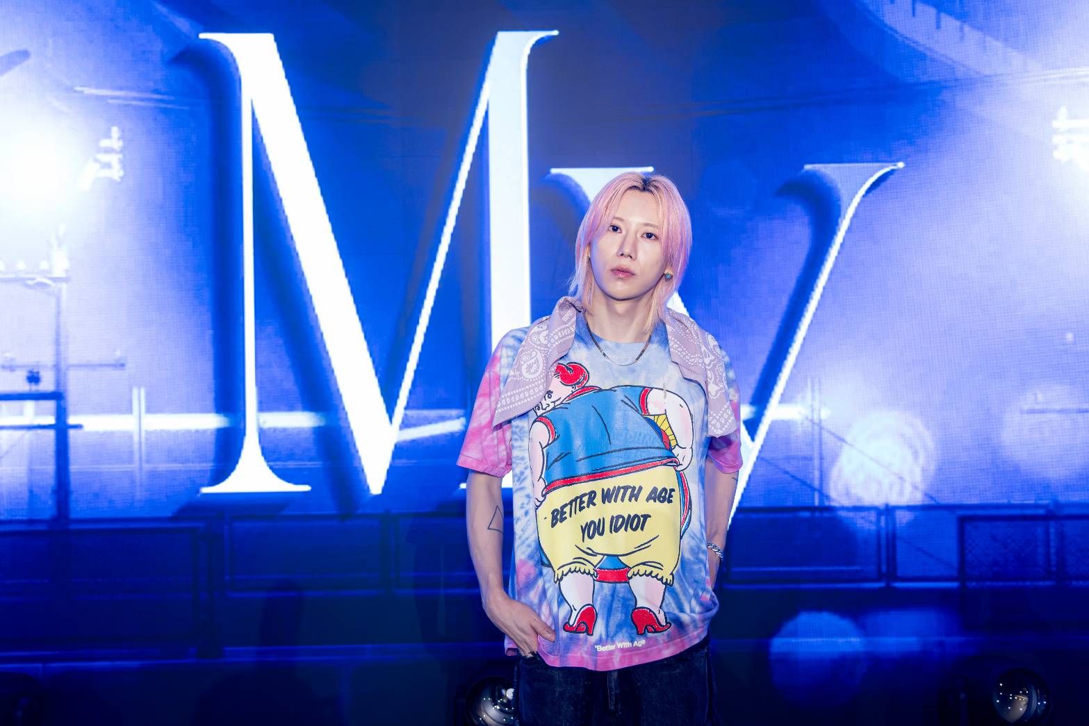 張賢勝睽違10年來台會粉絲 台北101看煙火興奮倒數3、2、1