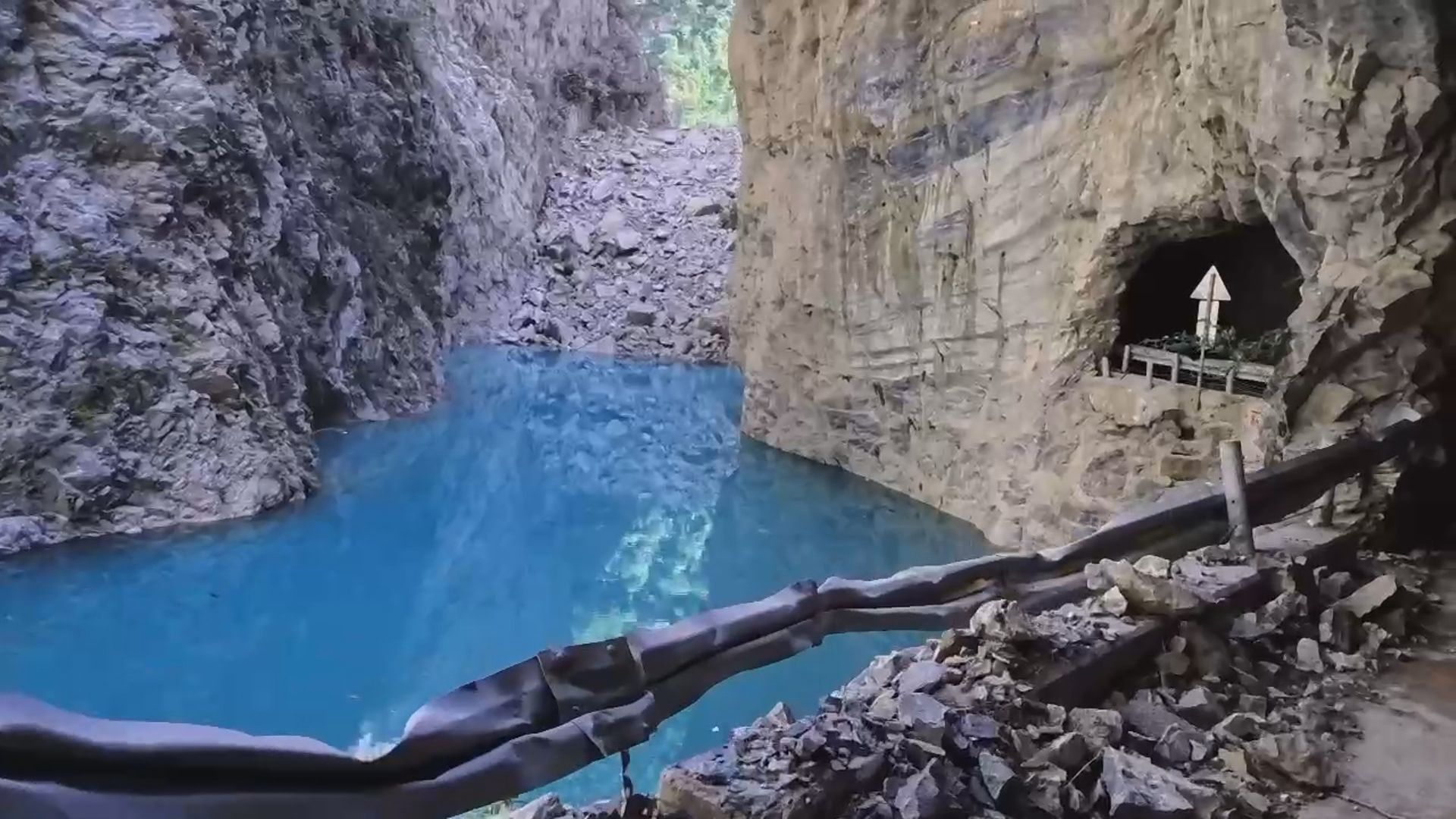 花蓮又現堰塞湖 崩塌阻河道、立霧溪出現800米湖面
