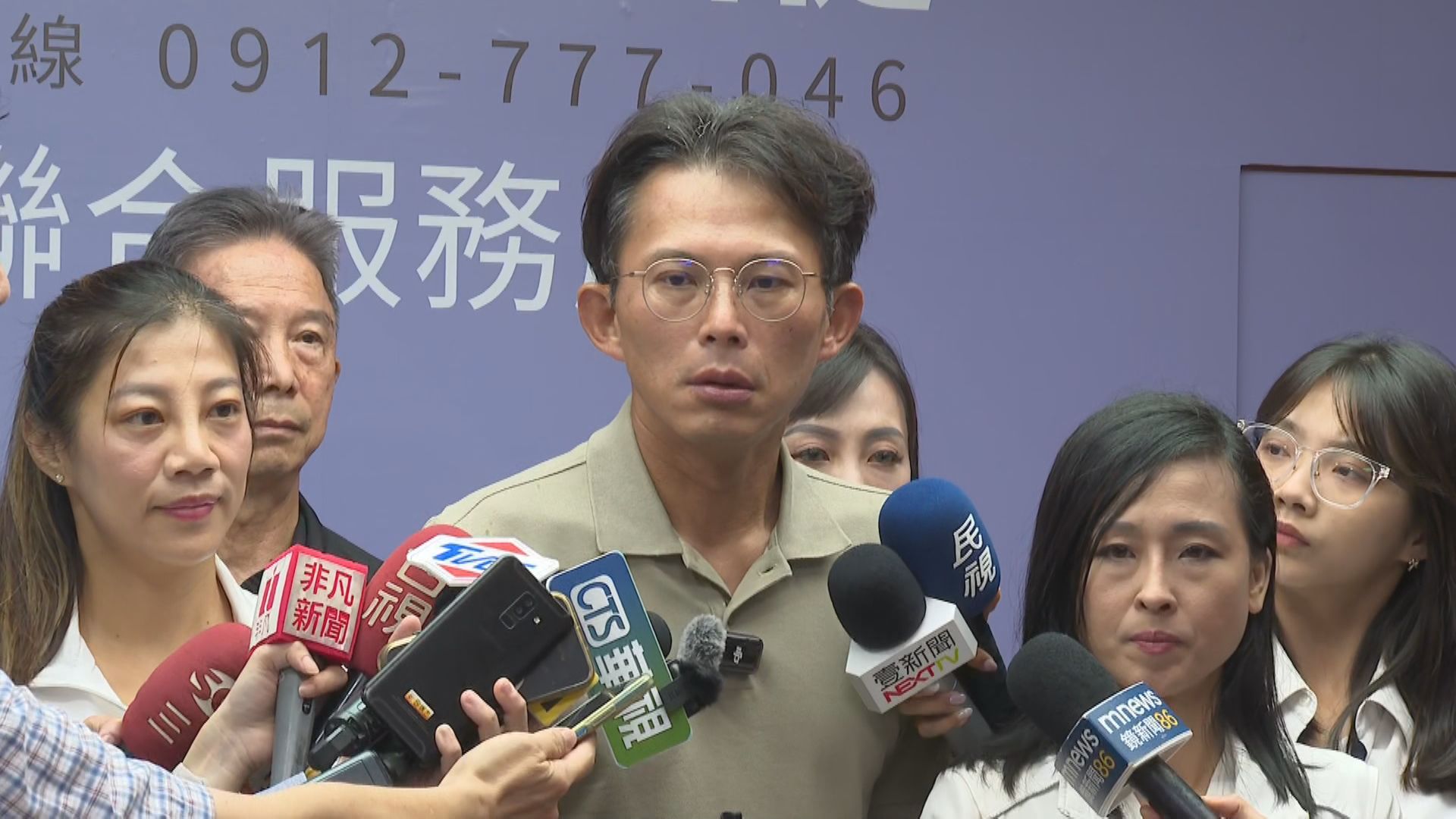 賀鄭麗文當選 習讚共促統一4/鄭麗文昔重話批柯 黃國昌送祝賀花籃稱「已翻頁」