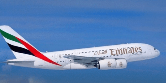 阿聯酋貨機降落香港機場「衝出跑道墜海」 地勤車被撞釀1死