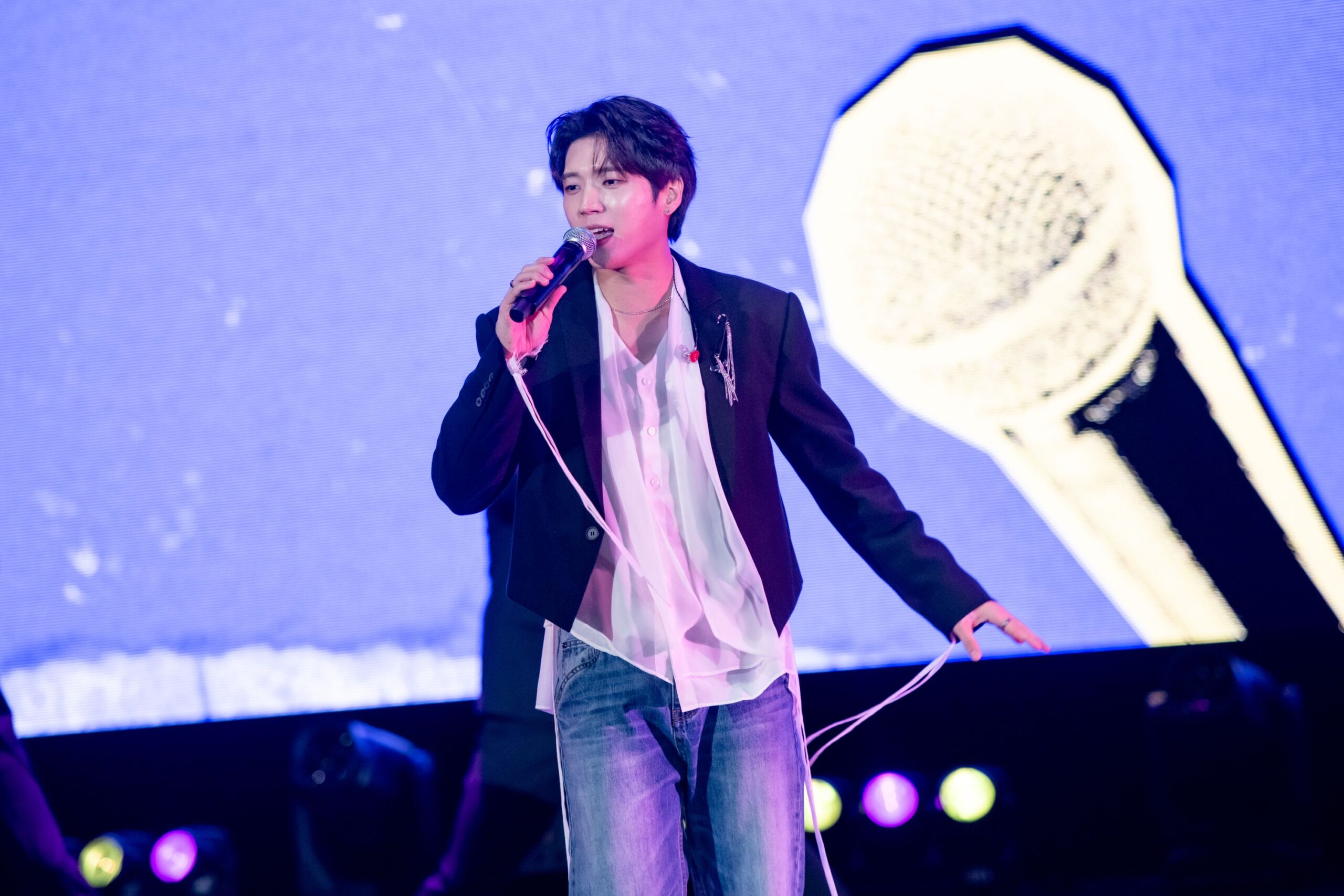 南優賢化身「南老師」開唱 貼心備零食近距離餵食「小樹苗」