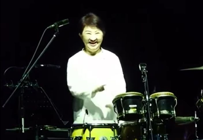 盧秀燕爵士節綠光罩頂驚變「靈異白衣女」 文化局:檢討調整