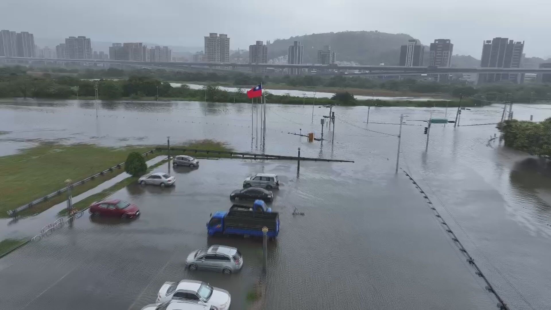 6縣市降雨量達停班課標準!北北基桃晚上8點宣布21日是否停班課