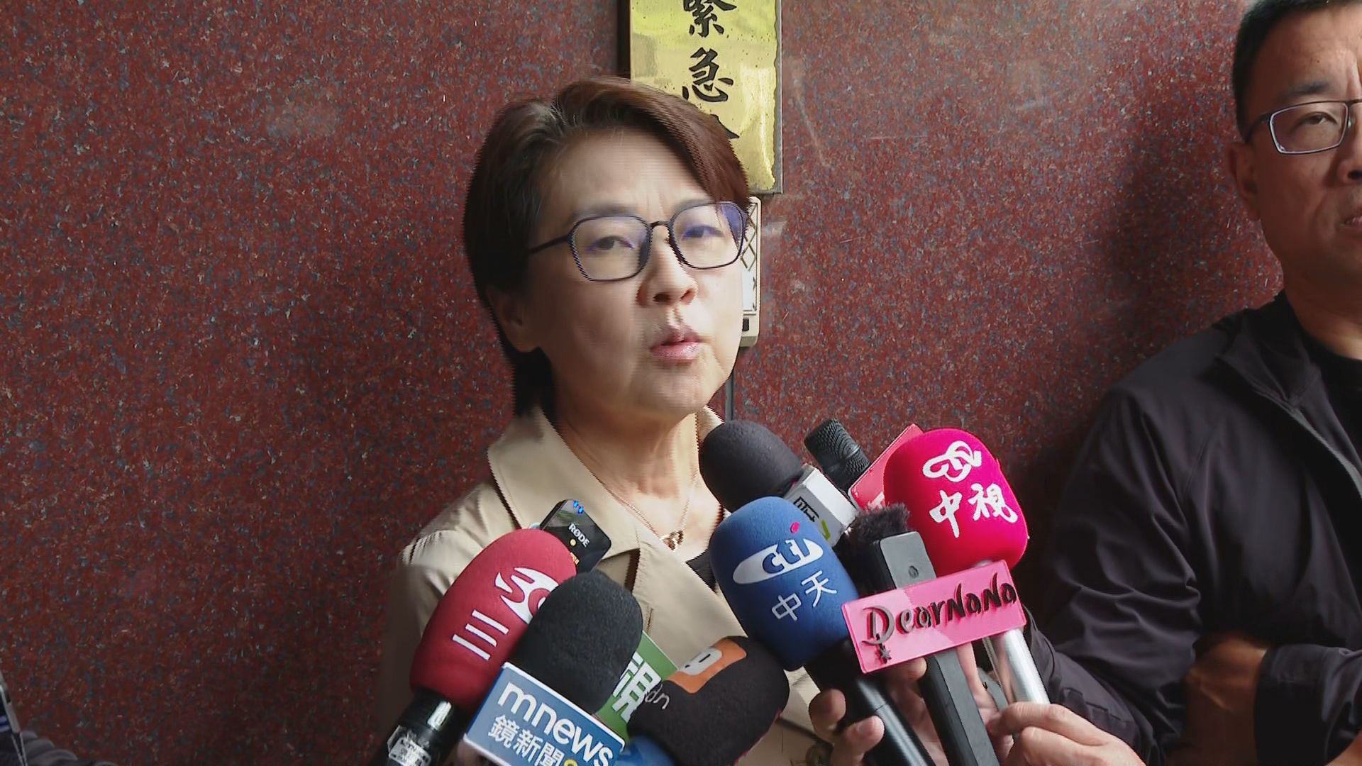 「小沈已給過」簡訊成關鍵 黃珊珊稱柯不喜募款:常叫我別麻煩別人