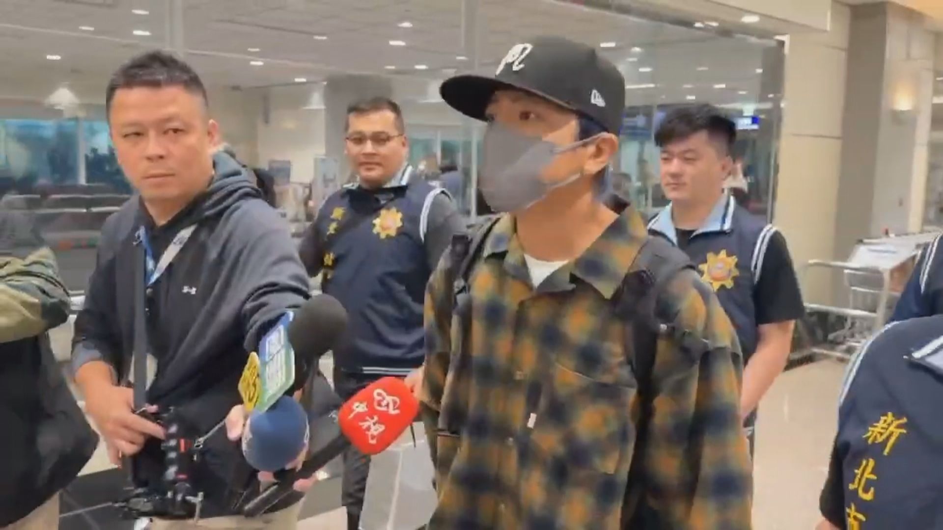 涉閃兵憂觀感不佳!坤達暫別《綜藝玩很大》 代班主持人選曝