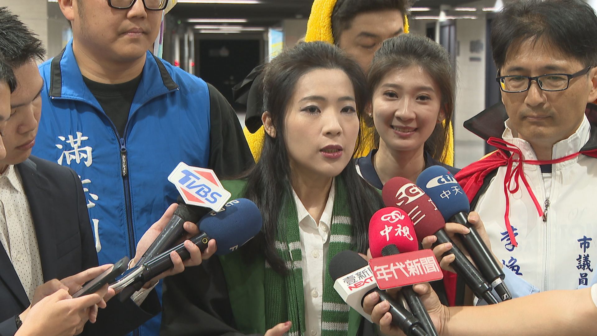 豬瘟風暴 禁宰禁運再延10天3/卓揆喊吃完飯「別剩下廚餘」! 徐巧芯開戰:把國人當豬