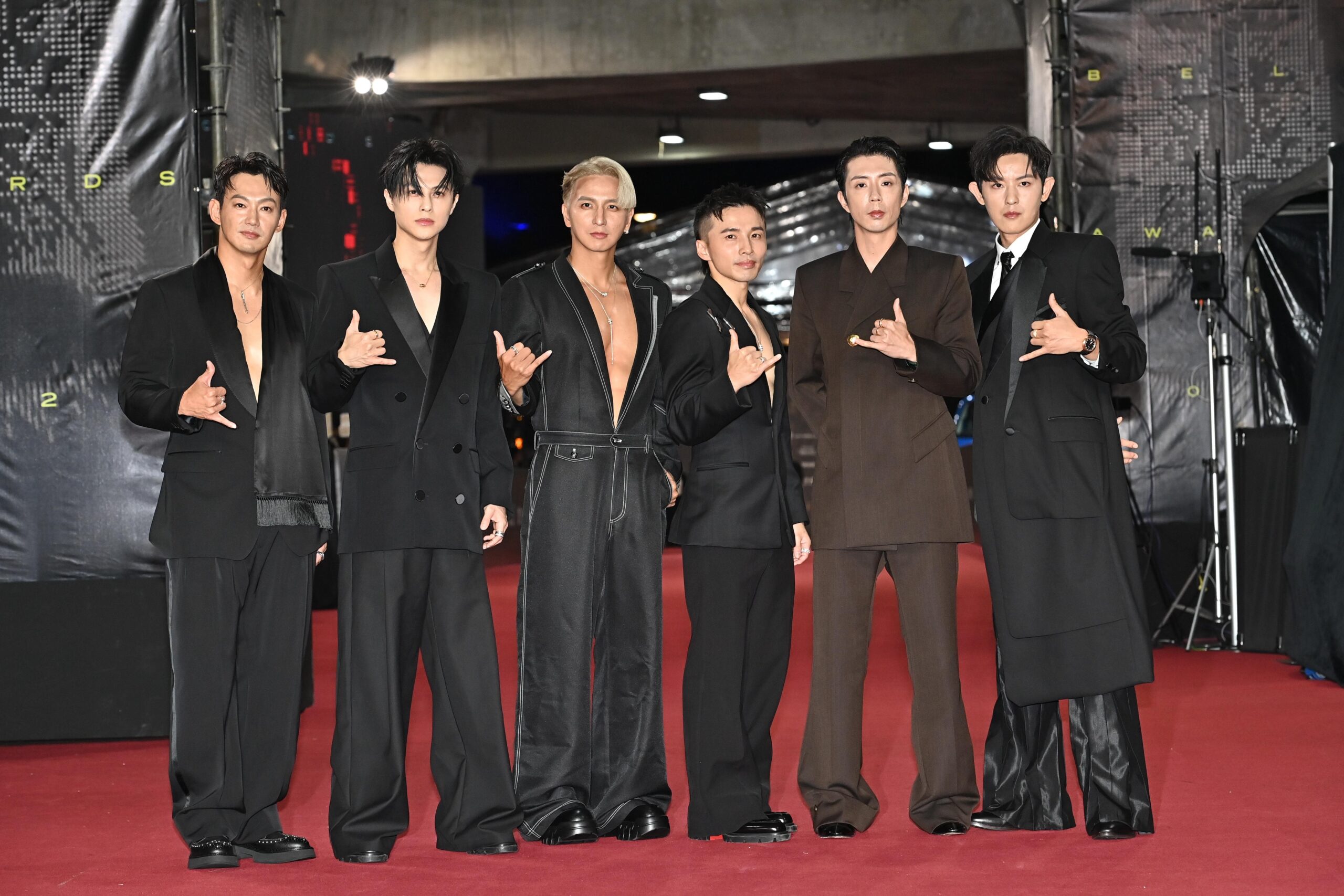 棒棒堂3成員連爆閃兵、偷吃當小王 粉絲傻眼哀號:快團滅