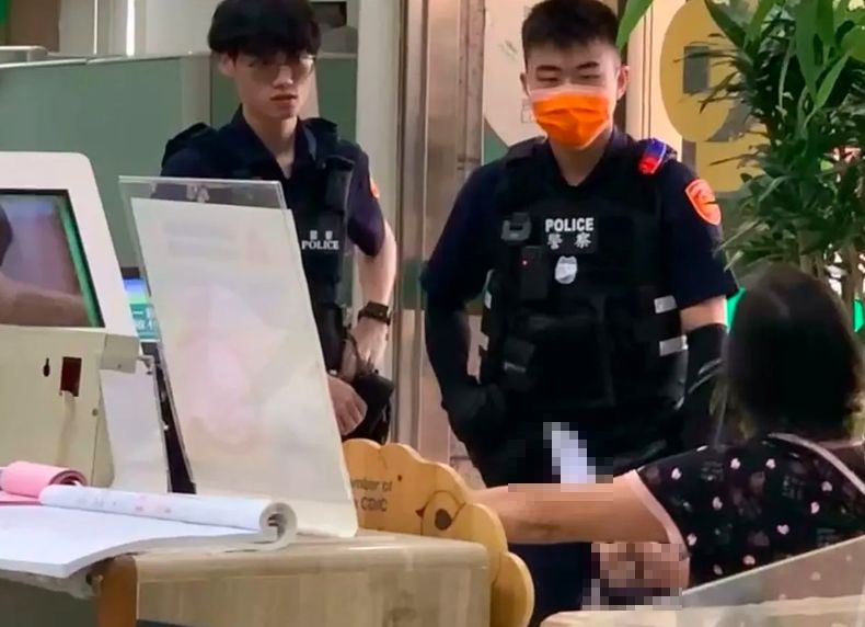 戶頭遭註銷領無4000元!南投婦突掏菜刀揮舞 警先安撫再帶回送辦