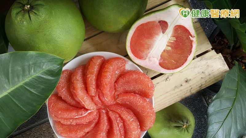 用藥族群中秋要注意!營養師揭開柚子與藥物交互作用的影響和風險