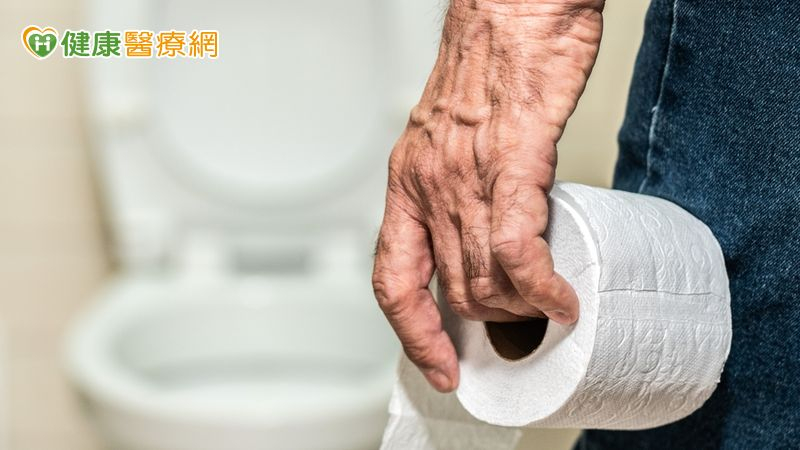 「小便有泡泡」、「蛋白尿」是腎臟病? 醫:需正確判斷且追蹤