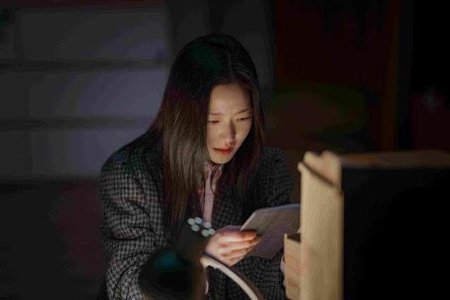 副刊/採集有妳的時間,組成了我的生命——《妳和其餘的一切》 hehetwer