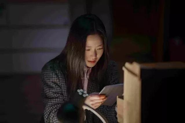 副刊/採集有妳的時間,組成了我的生命——《妳和其餘的一切》 hehetwer