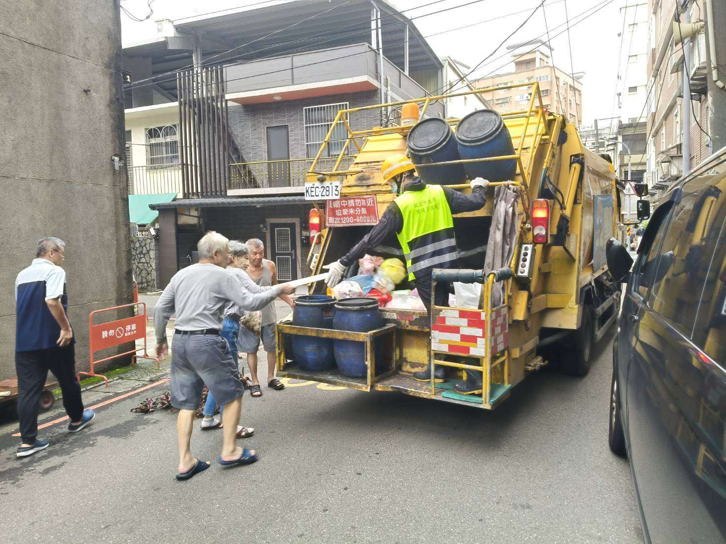 桃園明年起推垃圾費隨袋徵收 首波規範2類族群