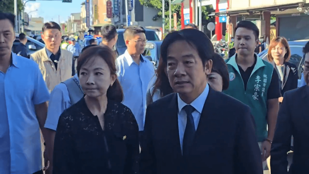 桃園挖土機超人傷口感染送醫不治 賴清德親赴靈堂捻香 vlcsnap 2025 10 07 15h32m58s656