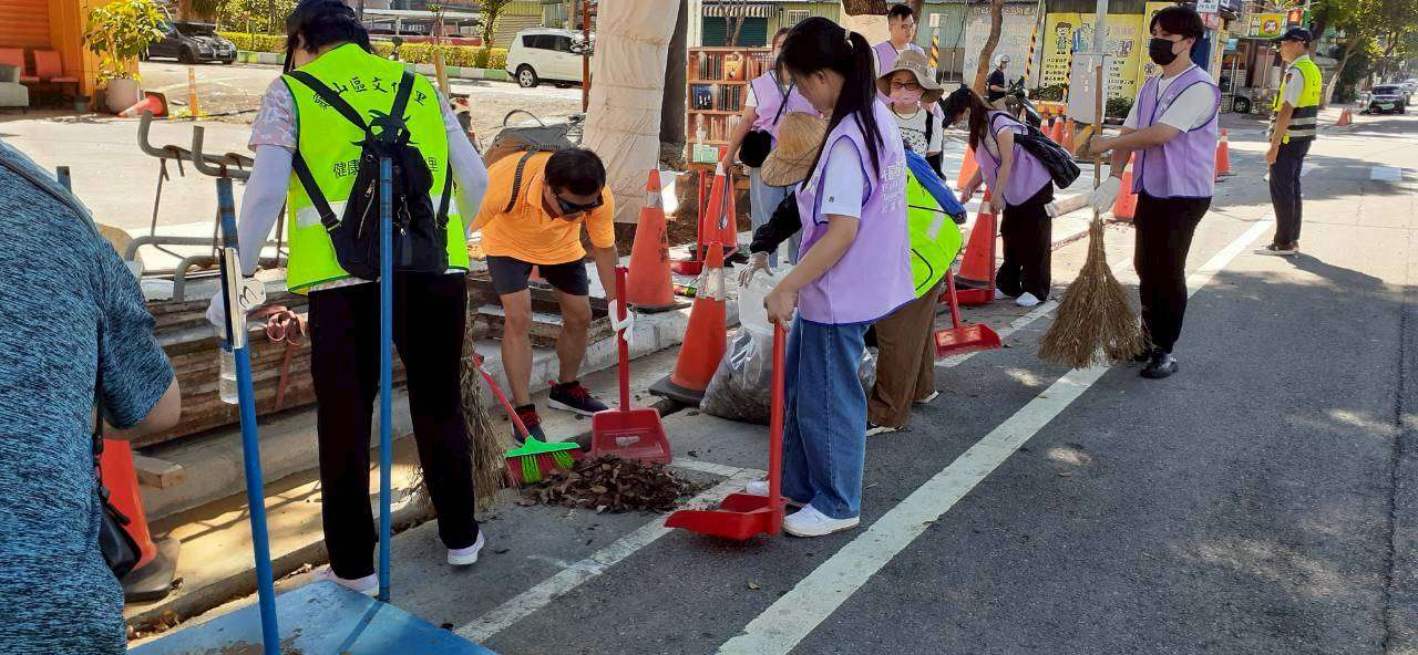 桃園環保局公私協力改善龜山長庚商圈市容 讓里民有感 第2張 4