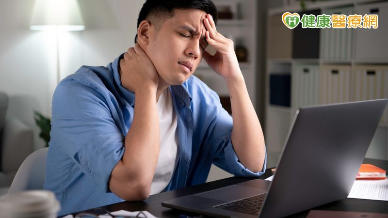 情緒浪潮來襲 用「衝浪法」與情緒共處、享受當下