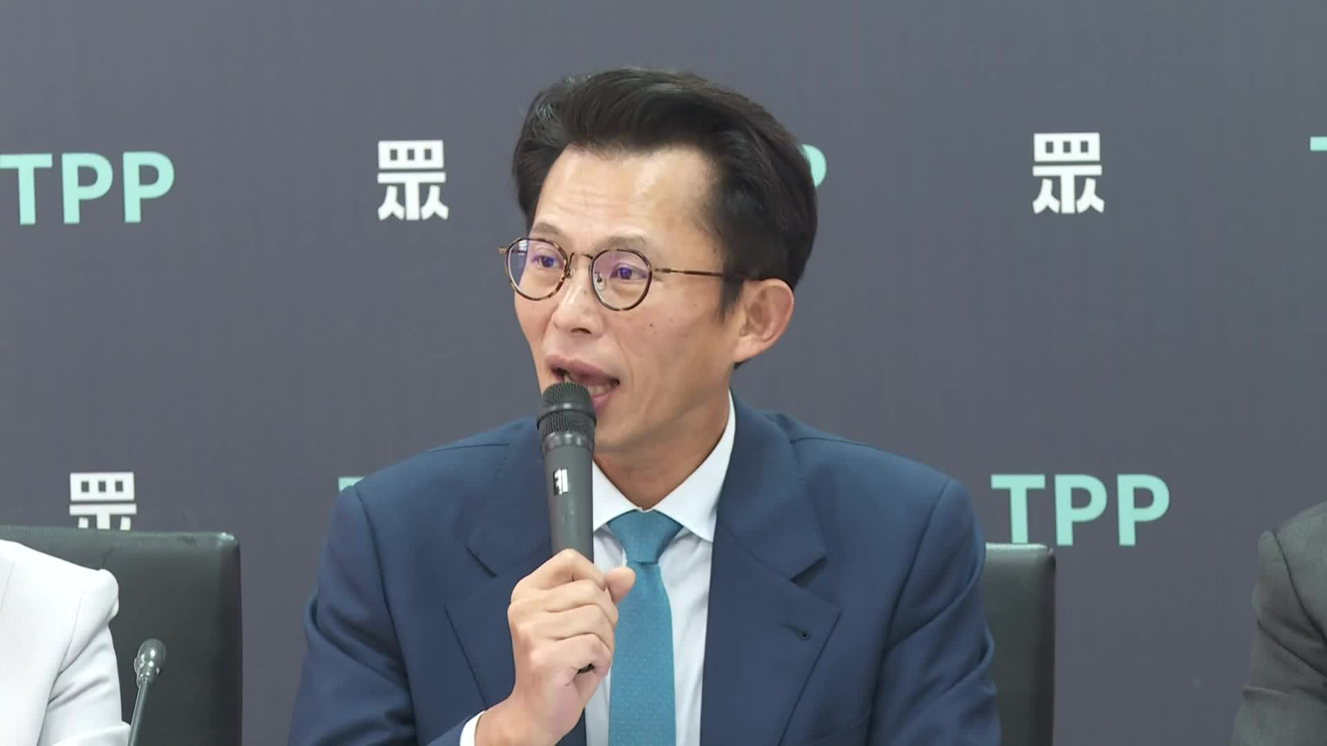 黃國昌受邀東吳演講 談社運、走進體制抗爭挨酸:請鬼拿藥單