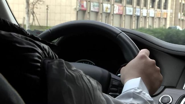 立院三讀通過 無照駕駛預計明年上半年起加重罰則