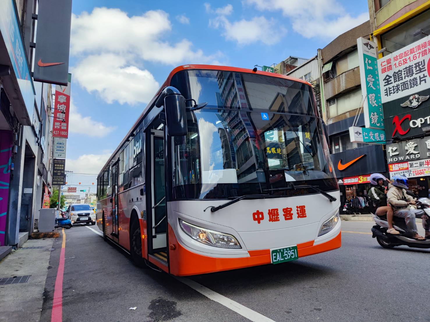 桃園市區公車全面開啟頭燈行駛 強化指差確認提升行車安全 1081864