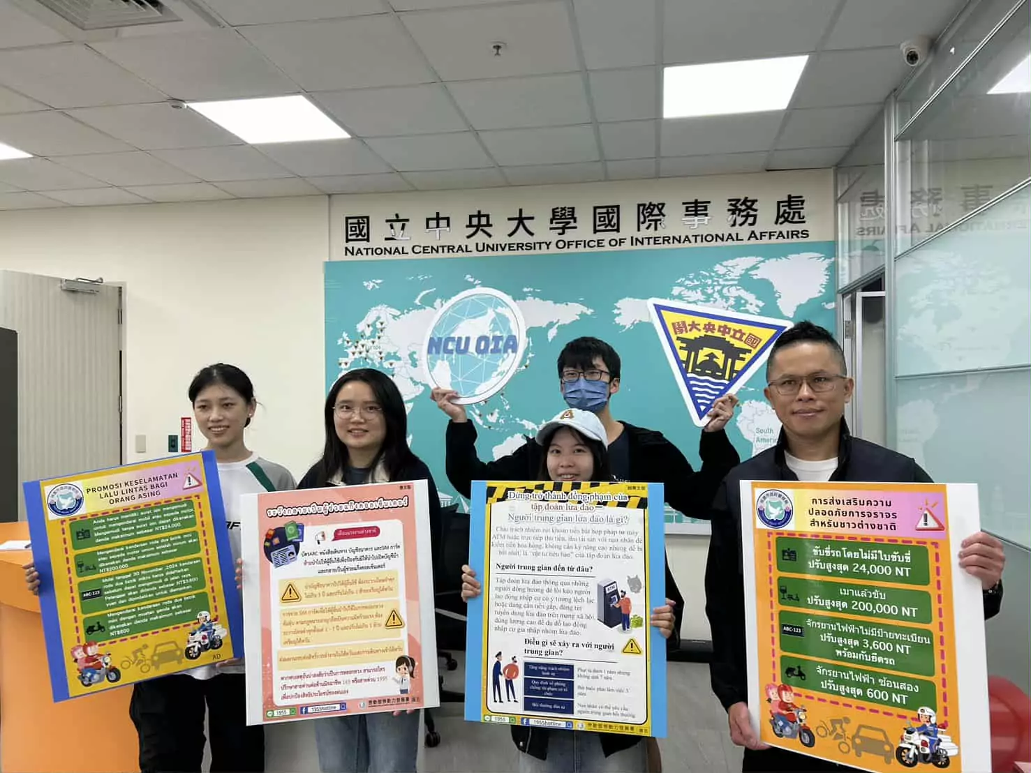 壢警精心推動多語言宣導 助外籍生認識台灣法令 114中央大學外籍生犯罪預防宣導2 0
