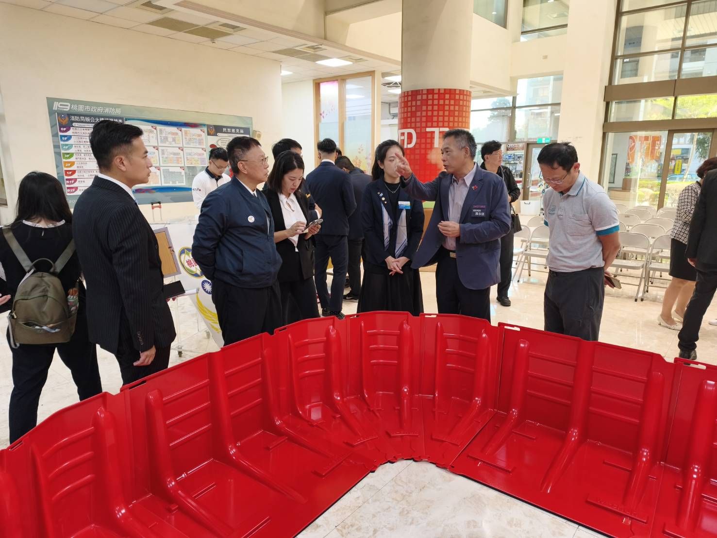 桃園獲捐贈電動車火警救災設備 消防局感謝扶輪社力挺 138759 0