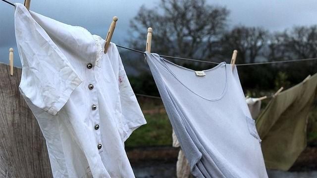 衣服沾到油漬別丟洗衣機 使用這1物幾秒就能去除