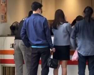 中壢火車站疑現偷拍色狼 連2日同時段、地點撞見網友氣炸