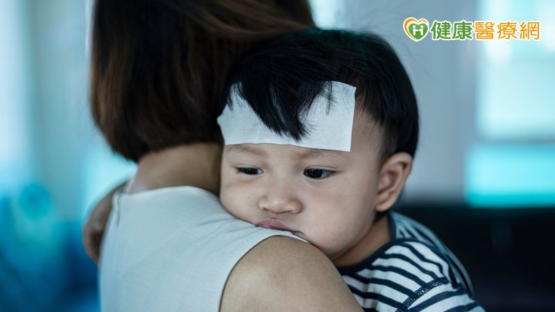 2歲童燒不停血輪眼、手腳「腫成麵龜」 竟是川崎症惹禍!