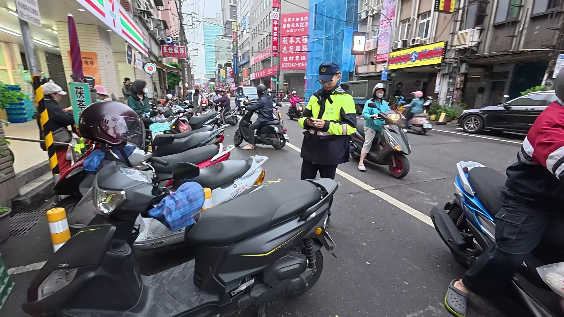 南門市場周邊加強清除占道物與違停 市府籲民眾配合交通管制 400912 0