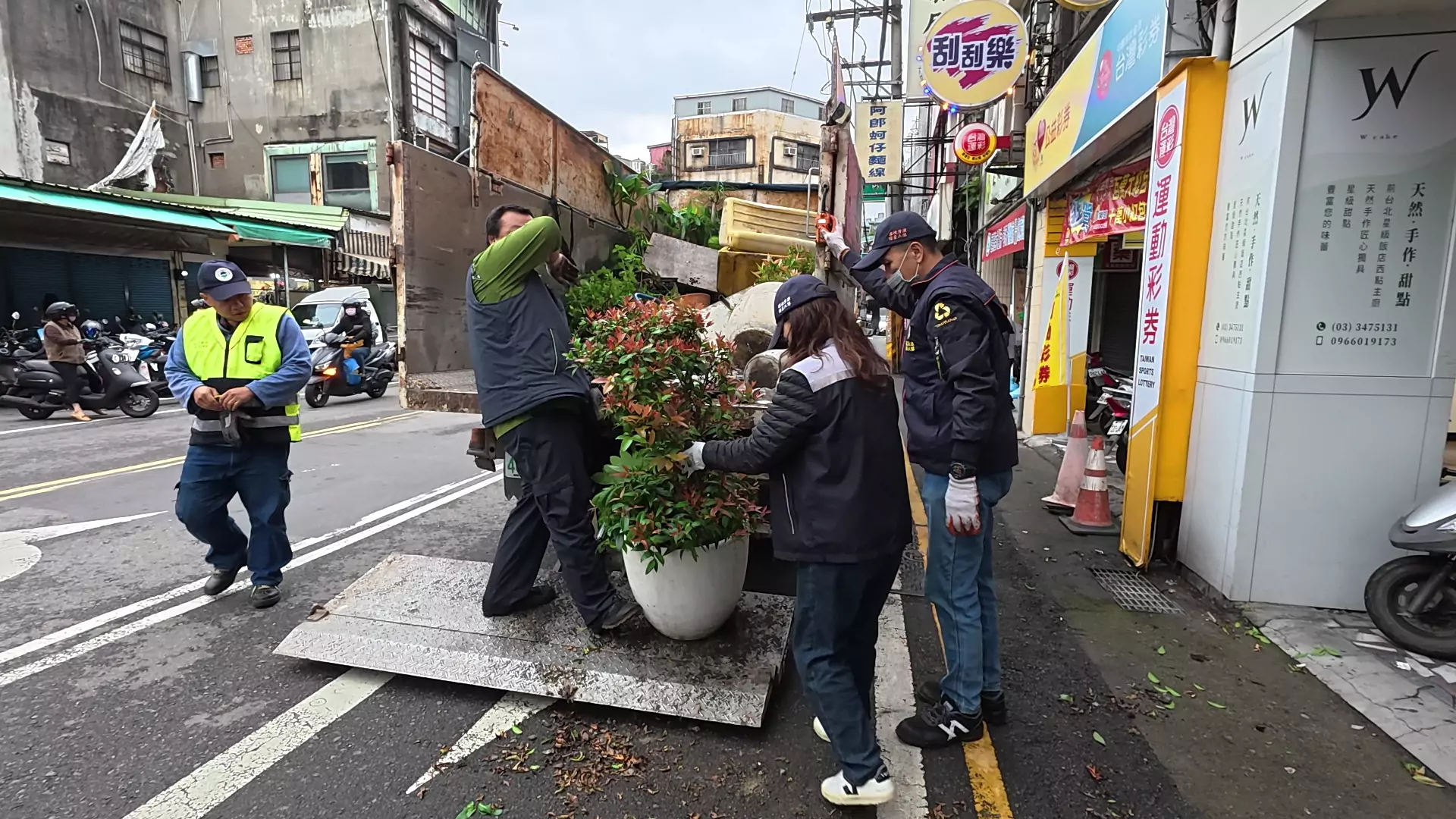 南門市場周邊加強清除占道物與違停 市府籲民眾配合交通管制 400914