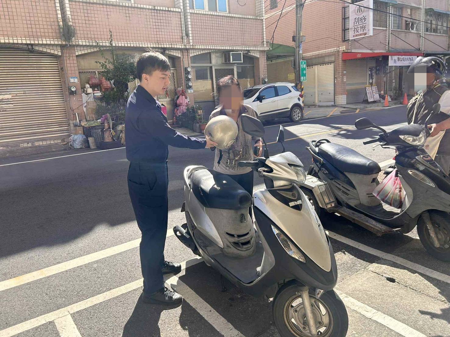 看病忘記騎回家!老婦機車失蹤急報案 警調行車軌跡化解烏龍 401215 0