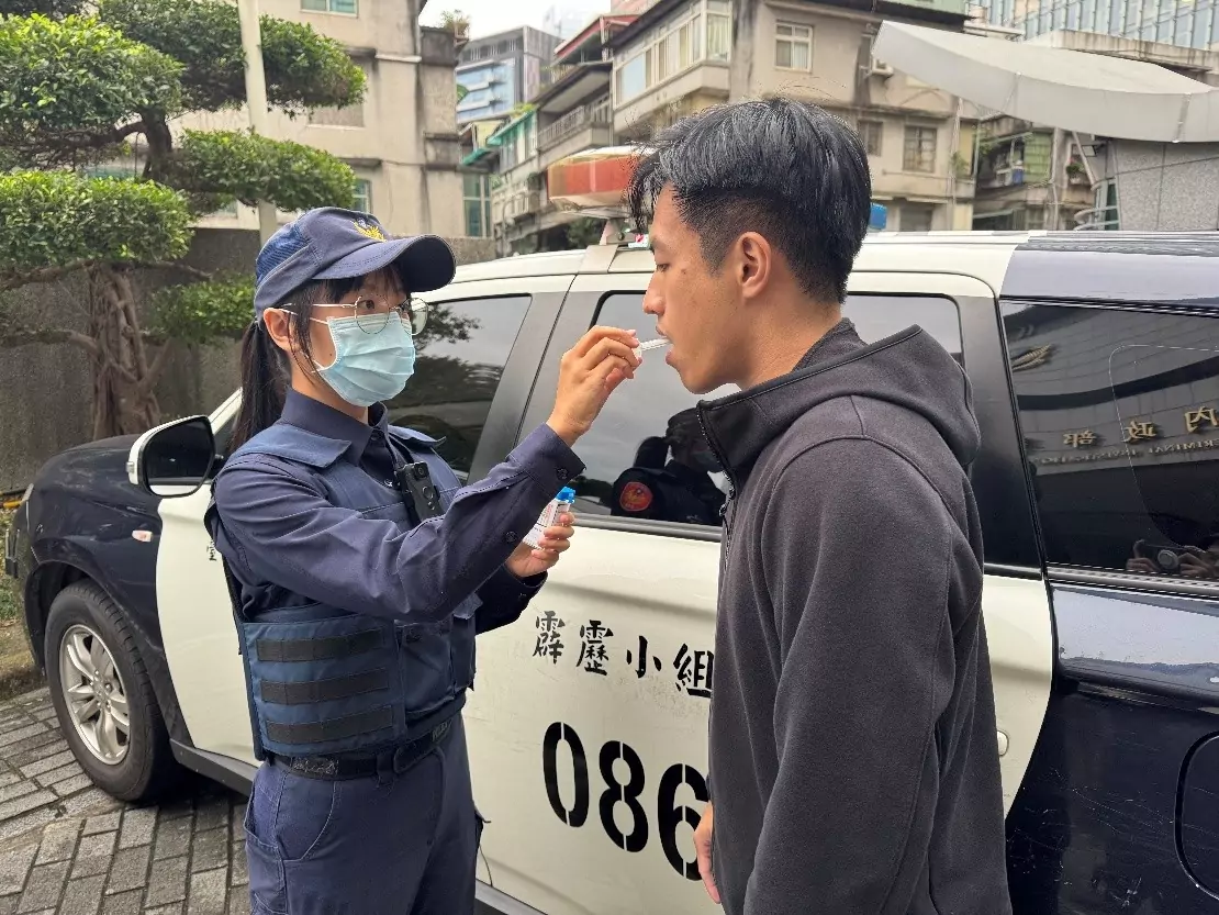 唾液快篩攔截4千件毒駕!警政署推修法同車乘客也要罰 唾液快篩攔截4千件毒駕!警政署推修法同車乘客也要罰