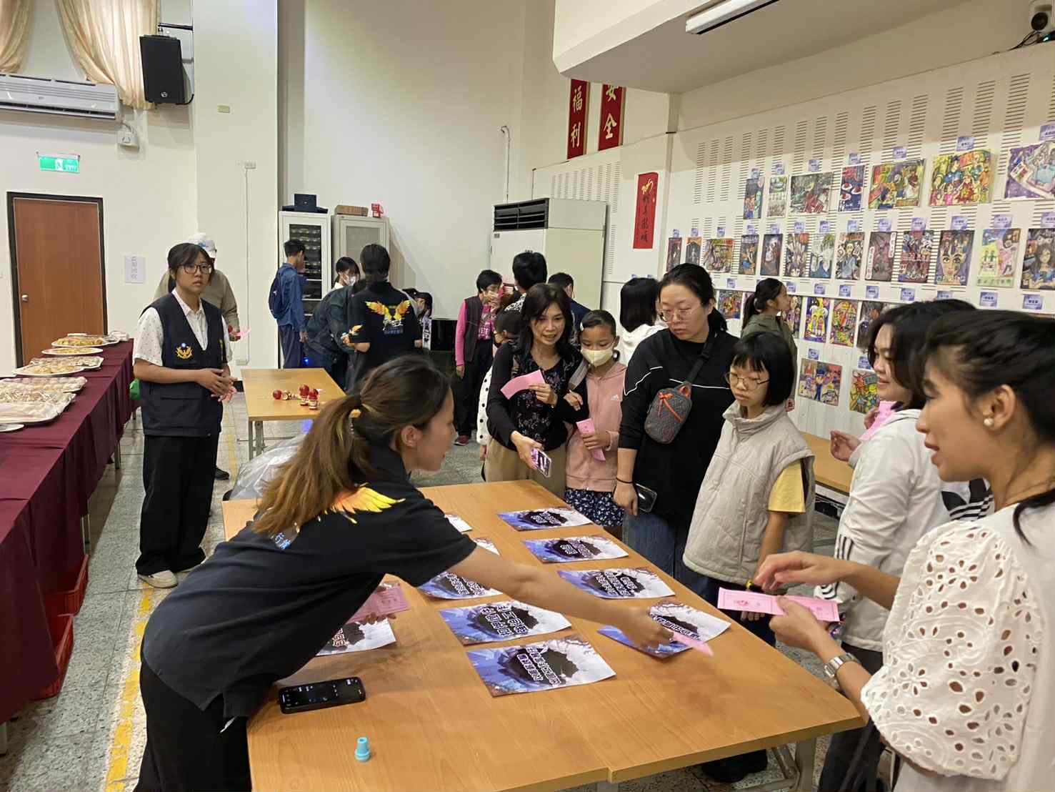 防制人口販運繪畫比賽頒獎 青少年以畫筆詮釋人權與尊嚴 5 5