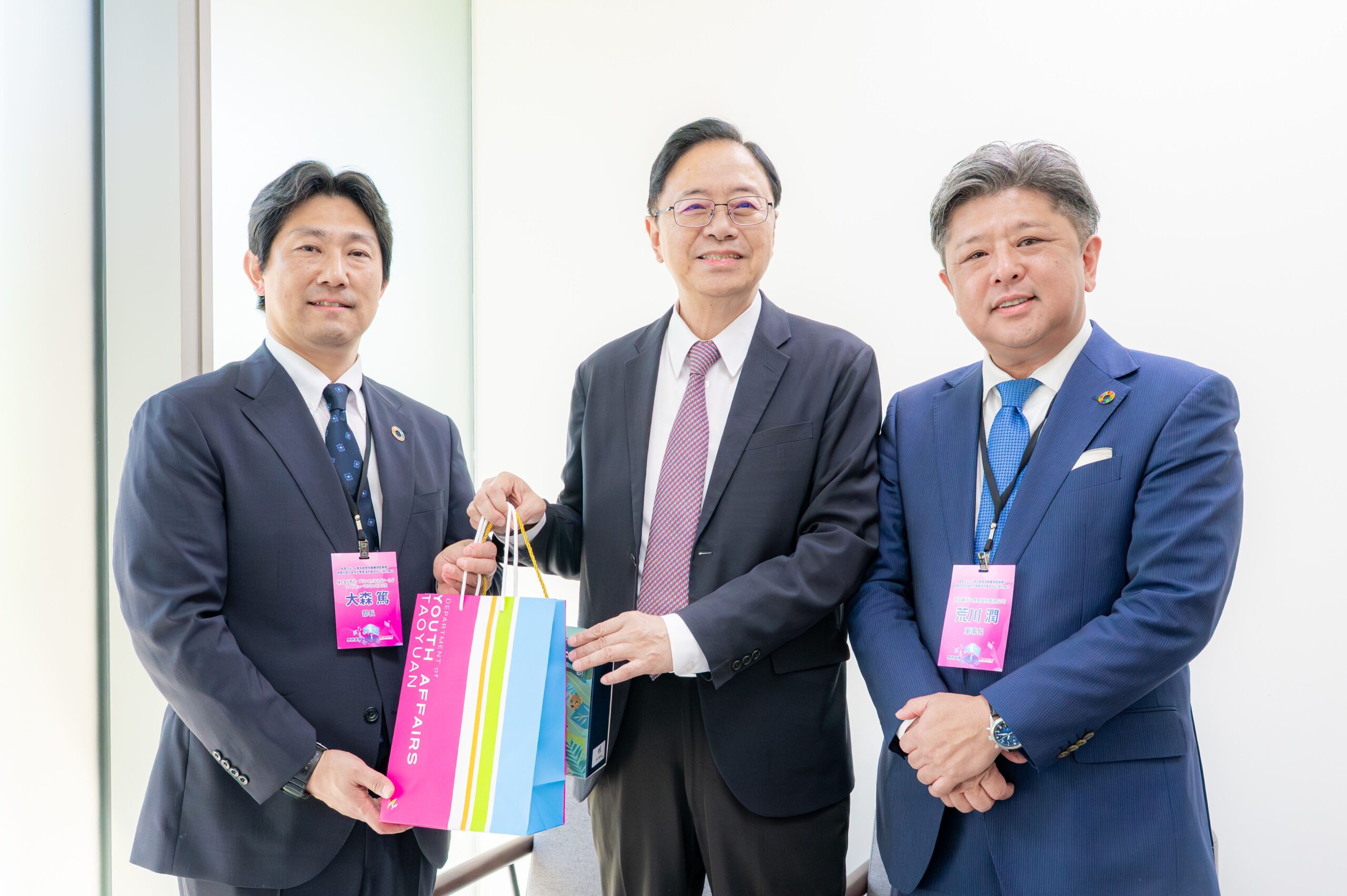 5e9cd925 e9d564 scaled