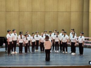 偏鄉小學大奇蹟！新屋笨港國小18童挑戰鄉土歌謠比賽勇奪3冠