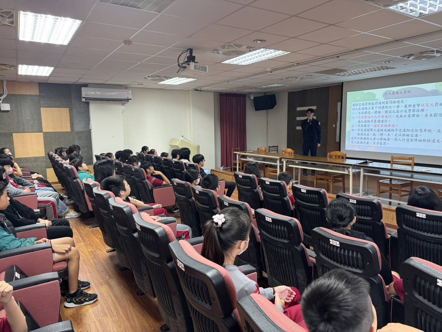 平鎮警前進校園宣導 交安觀念從小扎根