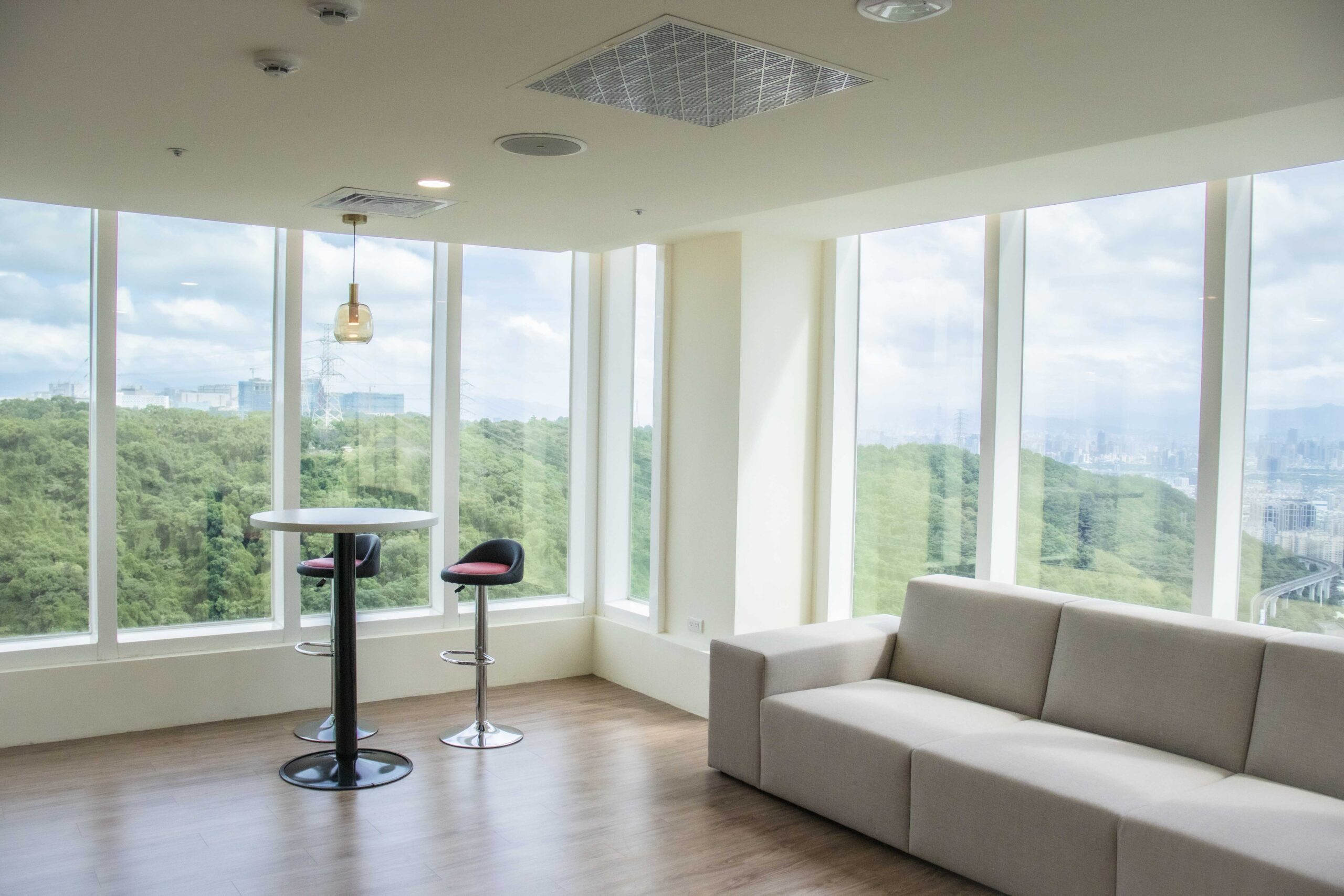 長庚大學斥資2.76億翻新宿舍 今開箱第一學舍公共空間 785323 1 scaled