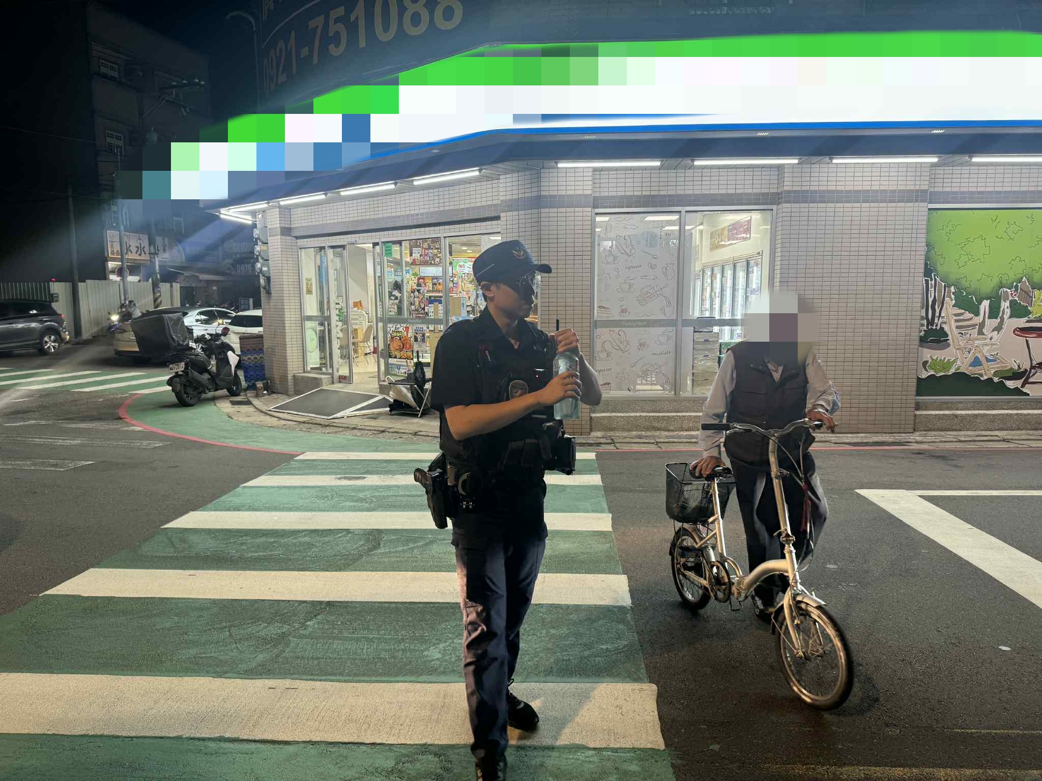 中壢9旬翁深夜牽腳踏車徘徊 警耐心溝通查身分 8d4408d5 7c46 459c bfcb 740e85d3dbeb 副本 0