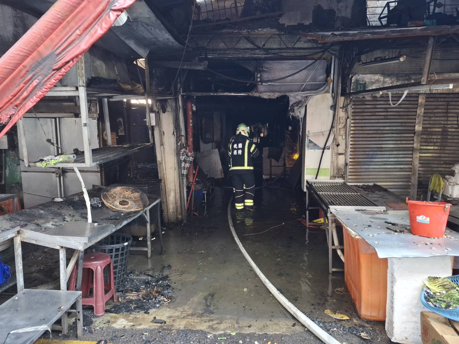 桃園南門市場數百攤位燒毀 張善政:尋找地點設立中繼市場 92037 0