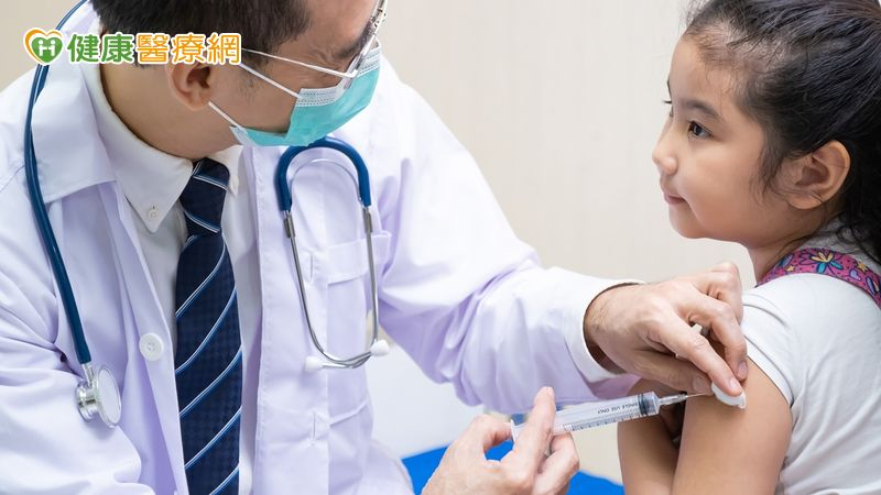 聖誕跨年恐迎傳播高峰!疾管署急加購15萬劑公費流感疫苗 對象再放寬