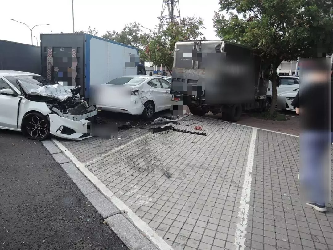 又是楊梅休息站!他開輔助駕駛自撞 5車遭波及3人受傷 926915