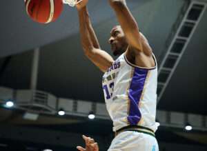 本季首敗！台啤永豐雲豹激戰高雄海神 6連勝遭中止