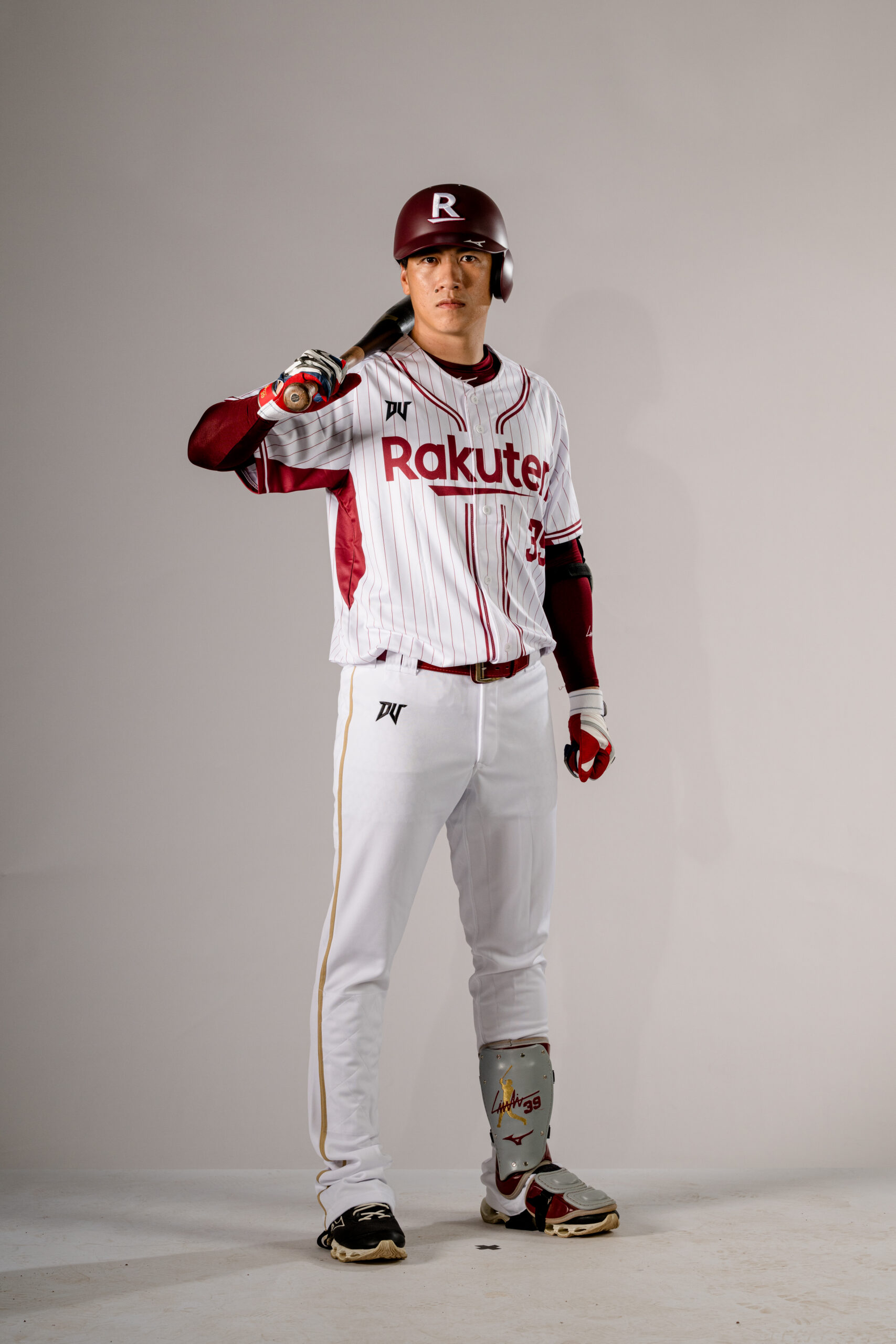 桃園「聖誕愛傳頌」11/29溫馨登場 響應認捐活動抽林立簽名球、合照 Rakuten Monkeys 2025 2003 scaled