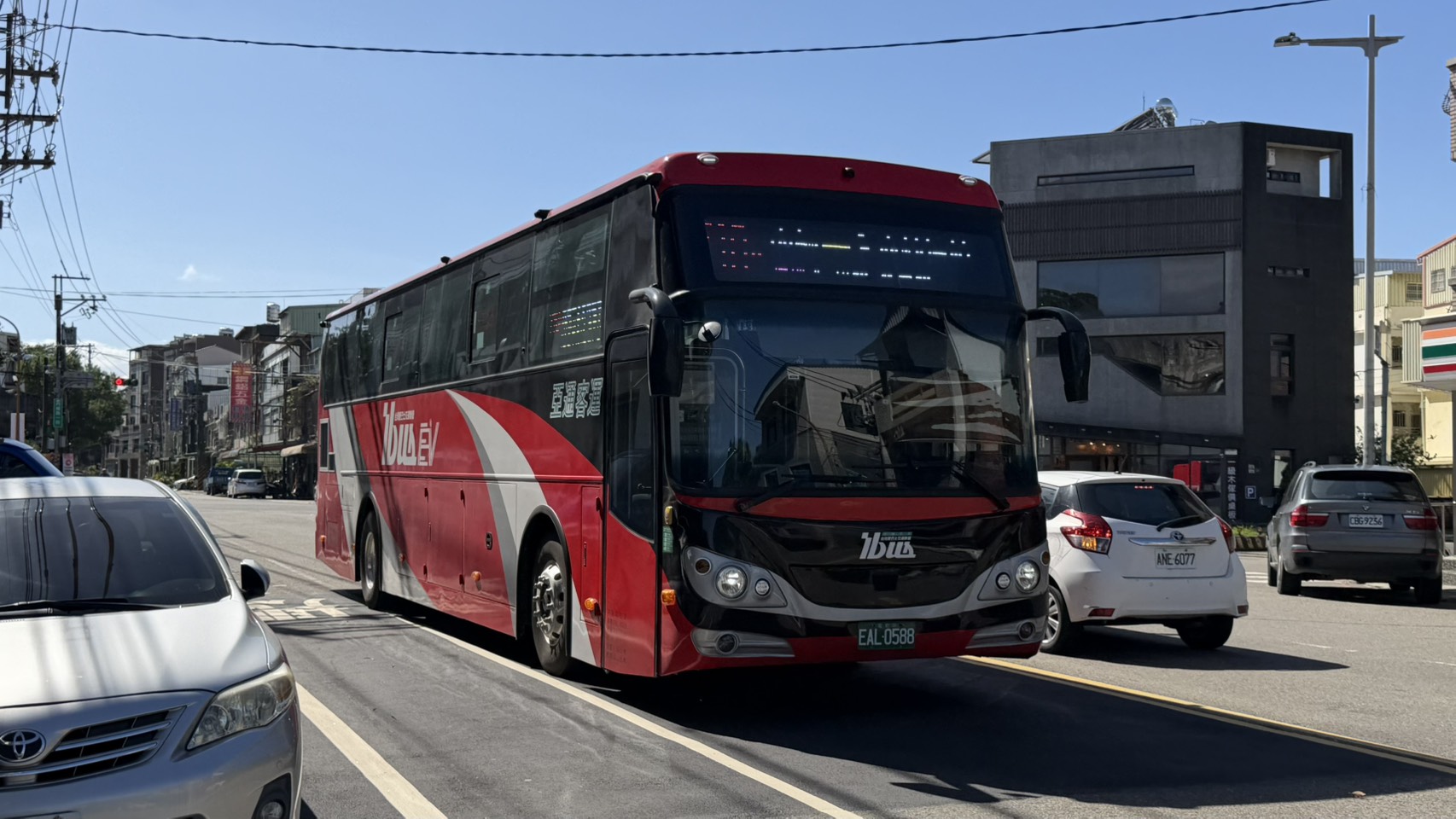 桃園市區公車全面開啟頭燈行駛 強化指差確認提升行車安全 S 10452998