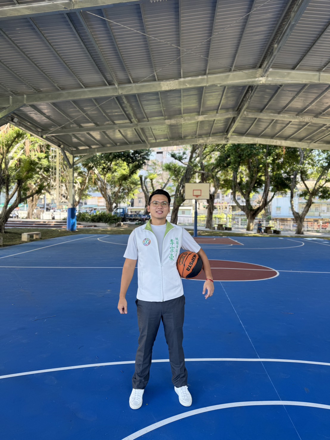 運動風雨無阻!桃園龜山中正公園光電天幕籃球場啟用 S 269828103 0