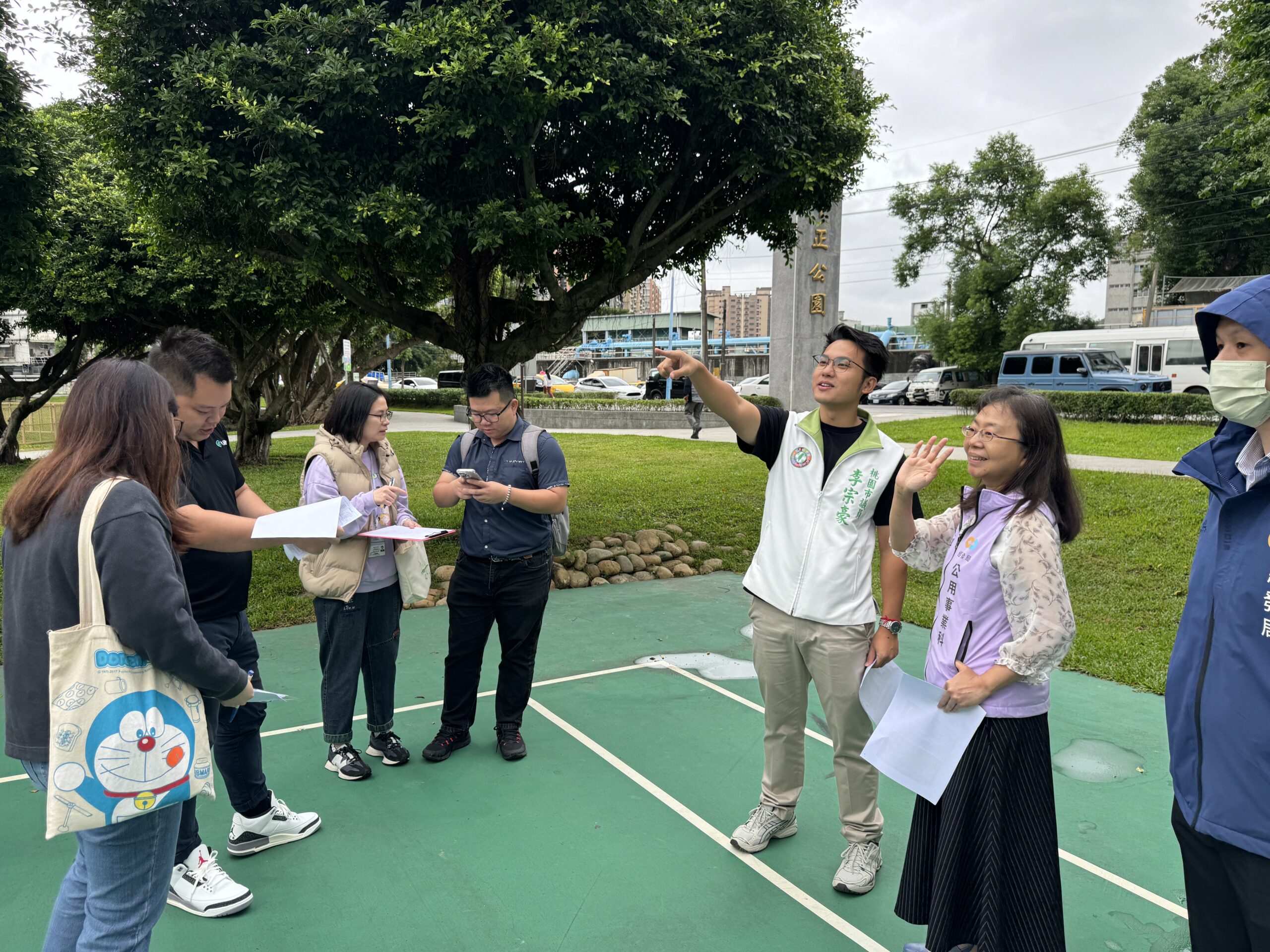 運動風雨無阻!桃園龜山中正公園光電天幕籃球場啟用 S 269828106 scaled