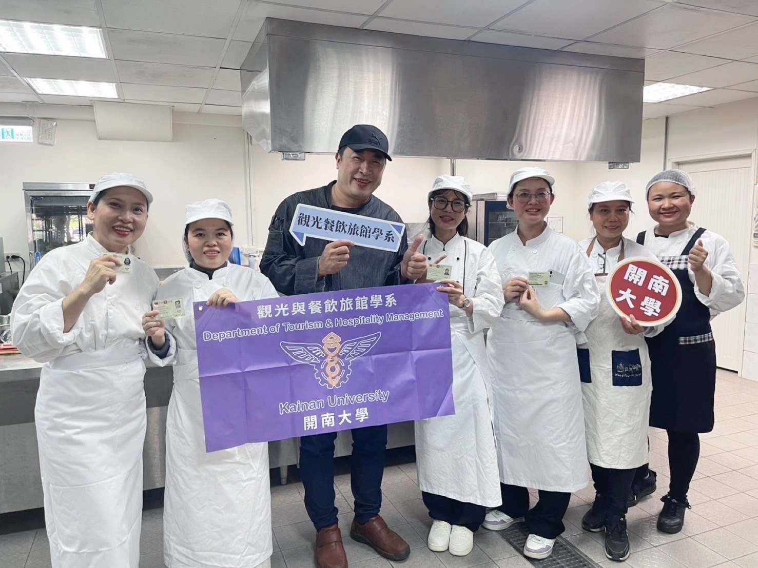 克服語言障礙!開南大學越籍生考取烘焙證照 展現跨國教育成果 S 34005053 0