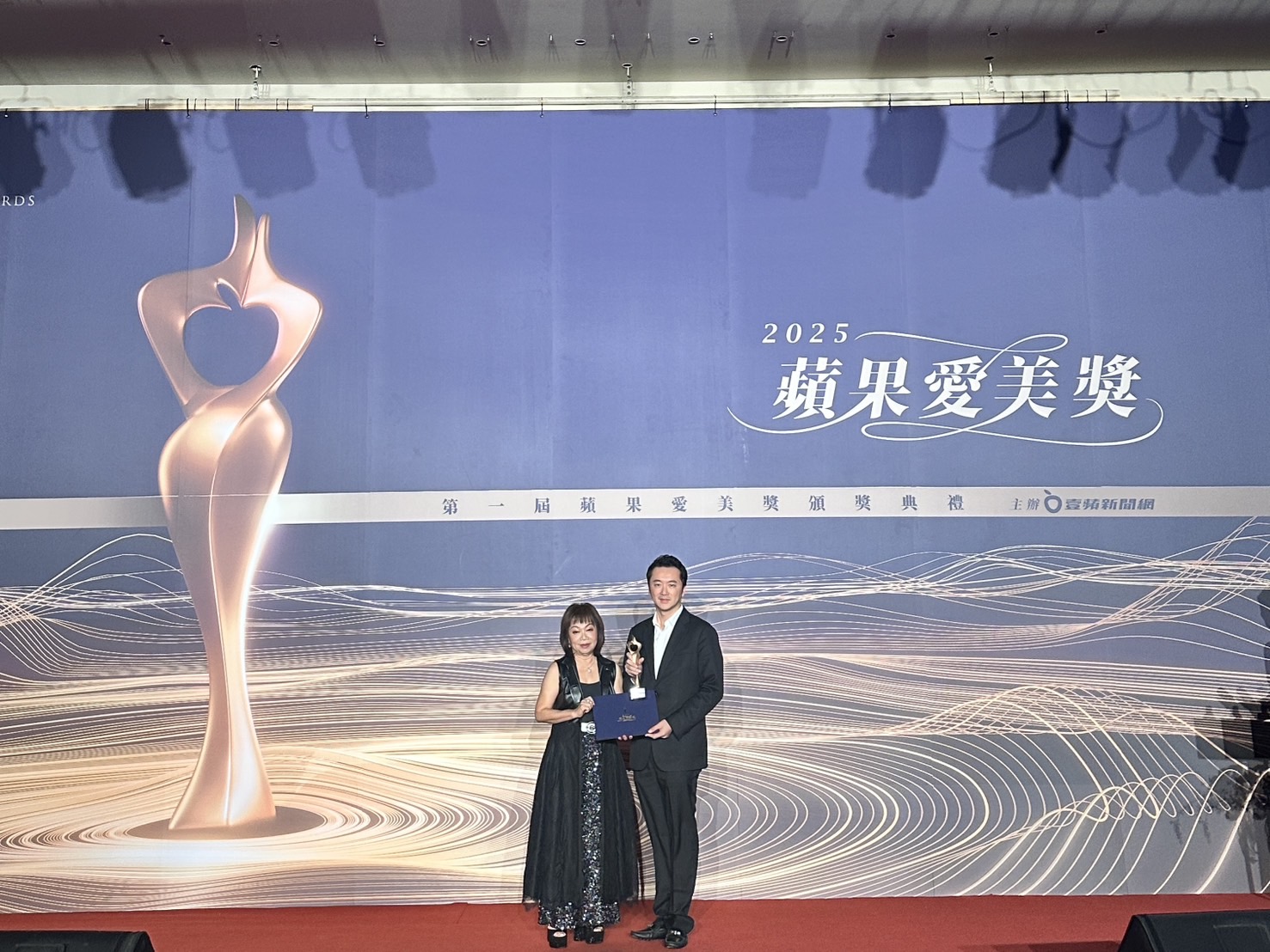 《蘋果愛美獎》雙榜入選!妮芙蕾以 16,389 票躍升醫美話題王 金馬影后陳意涵擔任品牌代言人 S 39125041 0