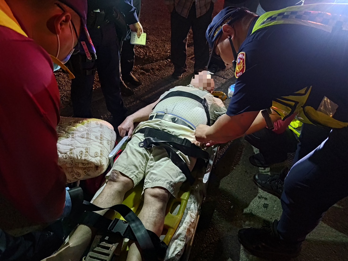 楊梅7旬翁跌倒撞破頭 幼獅警護送返家 S 77299763 0