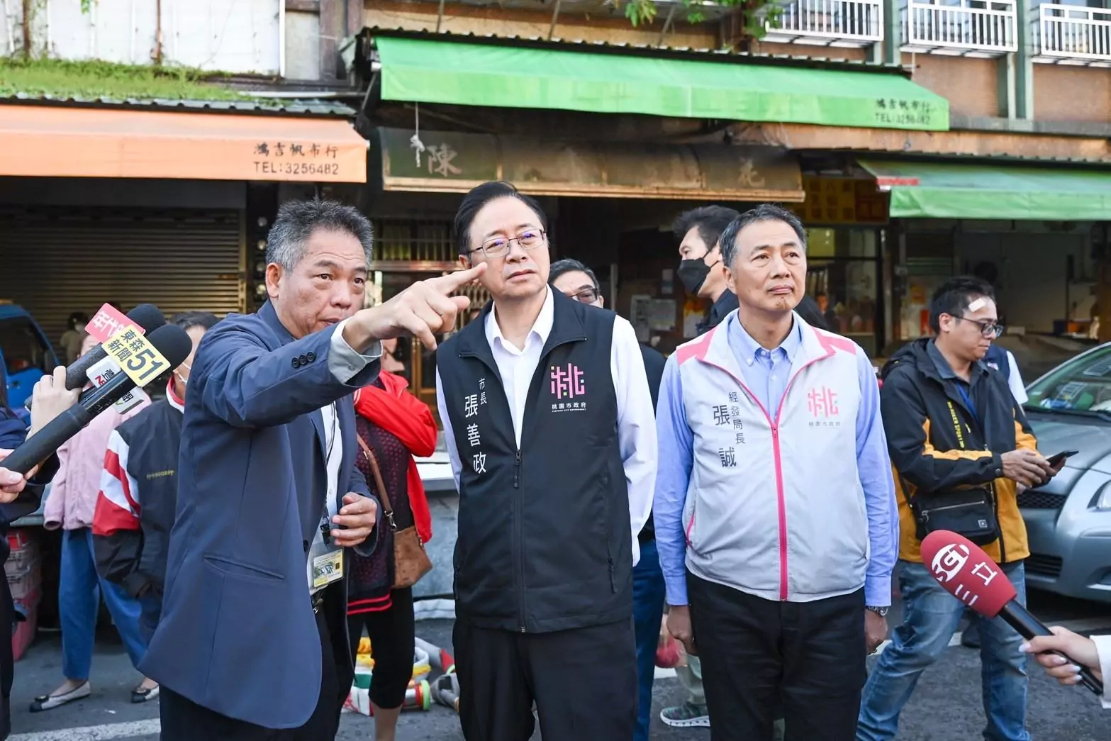 桃園南門市場大火燒毀逾半 張善政啟動4大措施助攤商復業 桃園南門市場大火燒毀逾半 張善政啟動4大措施助攤商復業